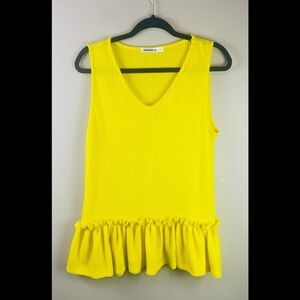 Hanger 55 Sleeveless Blouse Yellow Waffle Knit with Ruffled Trim Size Large NWOT